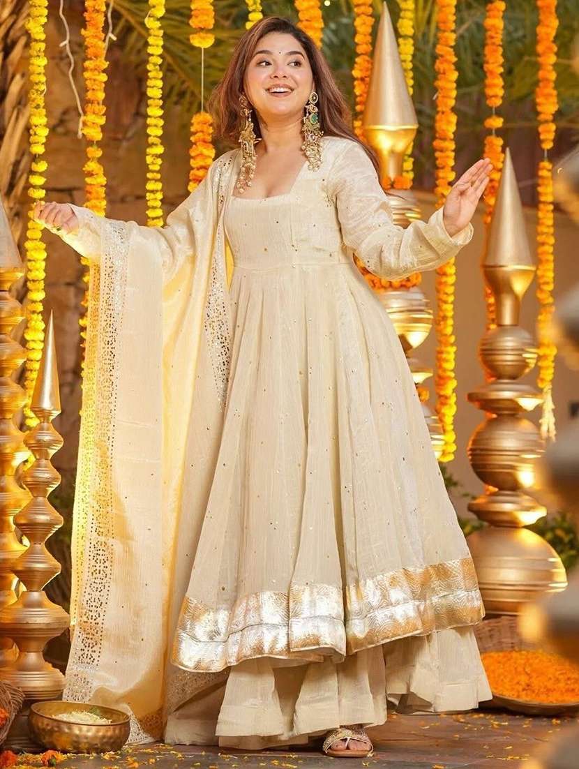 women embroidered long sleeves kurta palazzo set with dupatta