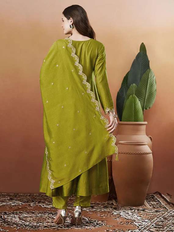 Women Embroidered Long Sleeves Kurta Pant Set With Dupatta - 22580067 -  Standard Image - 3