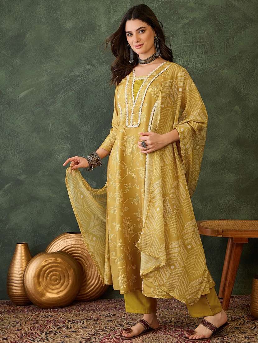 women printed three quarter sleeves kurta pant set with dupatta - 22580110 -  Standard Image - 3
