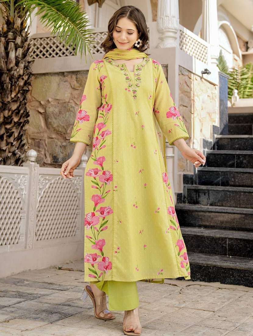 women printed three quarter sleeves kurta pant set with dupatta - 22580113 -  Standard Image - 3
