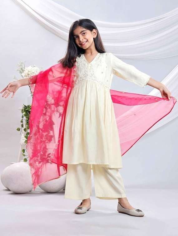 girls embroidered three quarter sleeves kurta pant set with dupatta