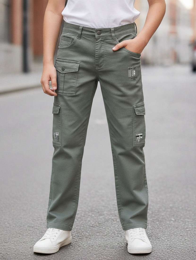 boys solid mid rise cargo pant