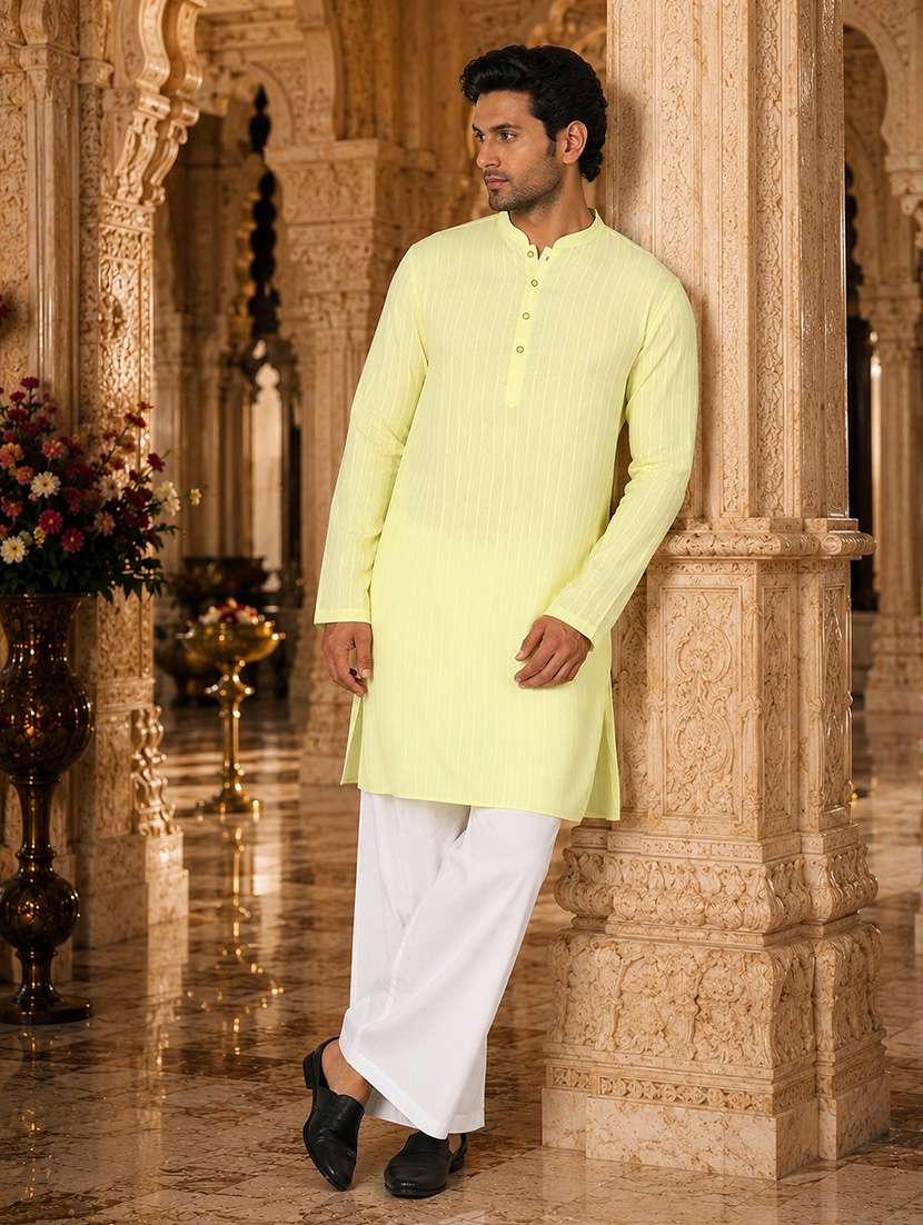 men self design mandarin neck kurta pyjama set