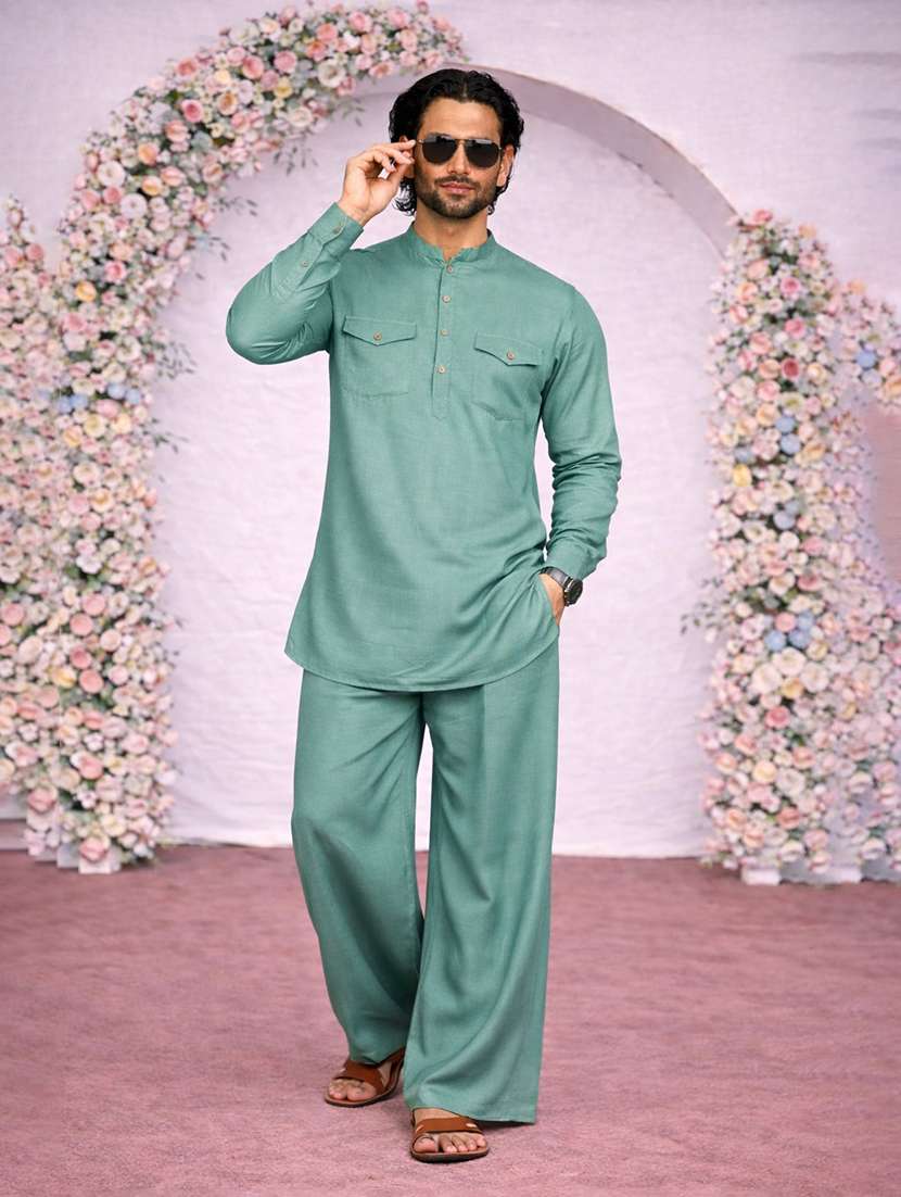 men solid mandarin neck kurta pyjama set