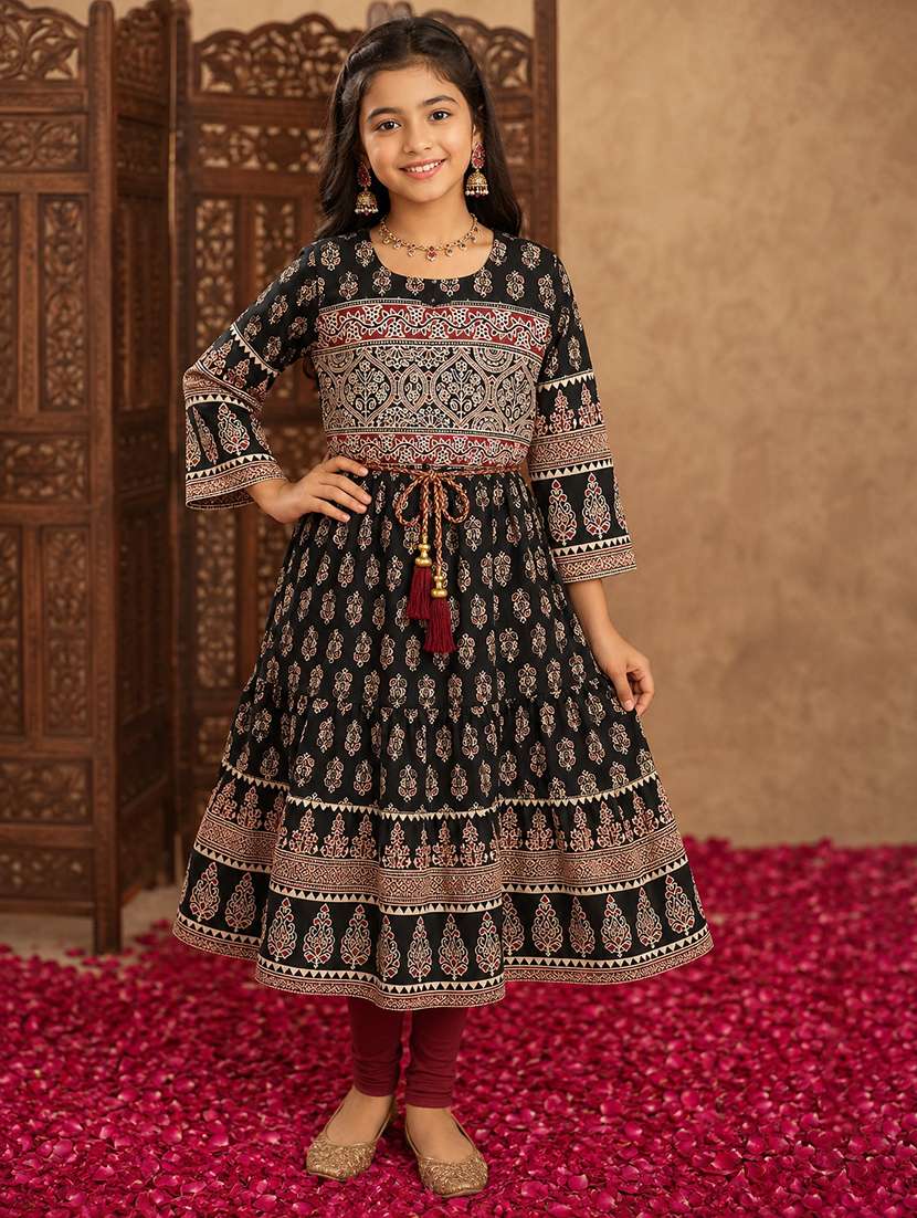 girls printed thee quarter sleeves tiered kurta