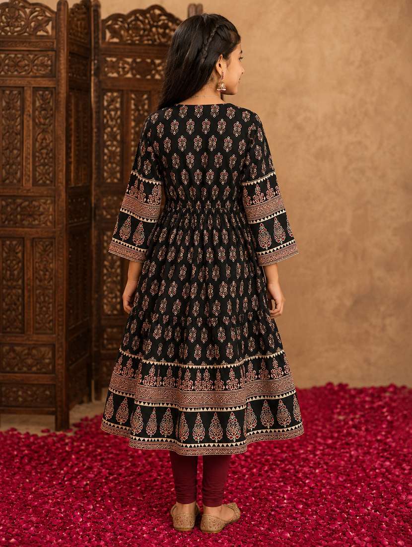girls printed thee quarter sleeves tiered kurta - 22580663 -  Standard Image - 3