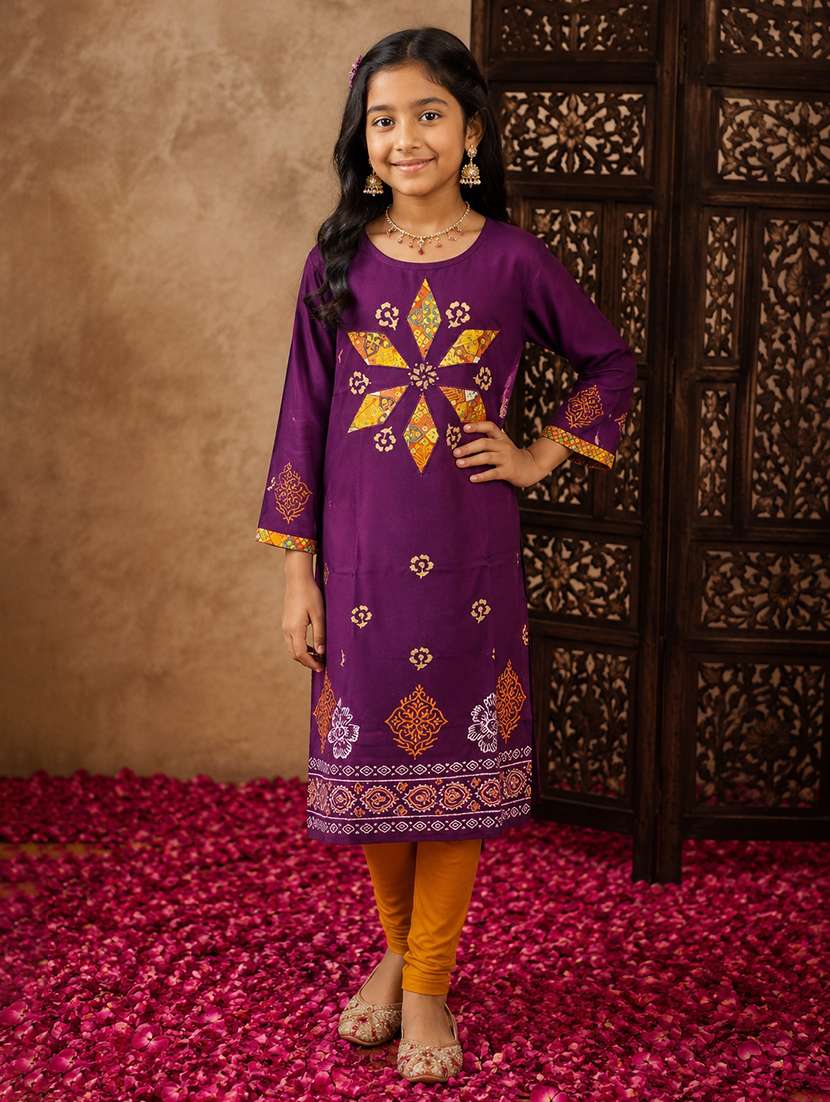 girls printed three quarter sleeves straight kurta