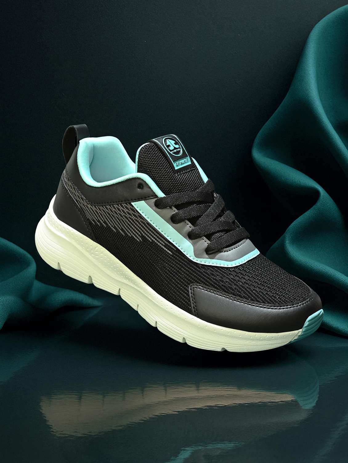 women textured lace up sports shoes