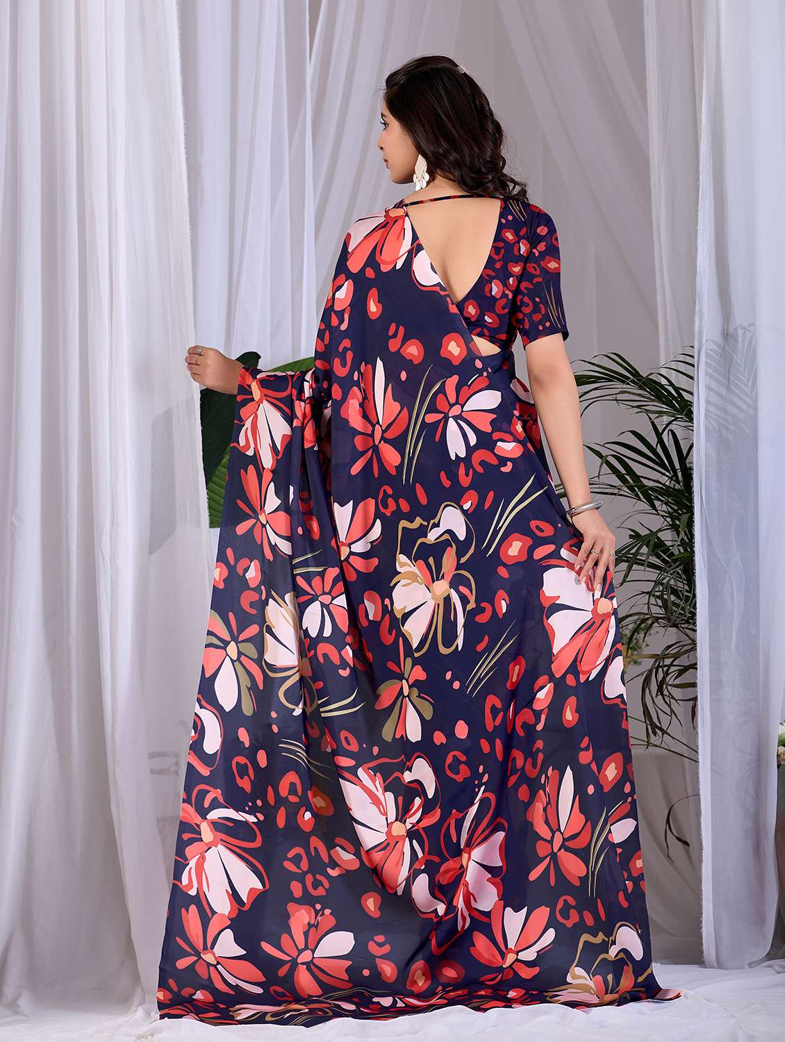 women printed casual wear saree with blouse - 22581461 -  Standard Image - 3