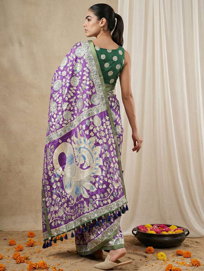 women printed casual wear saree with blouse - 22581548 -  Standard Image - 3