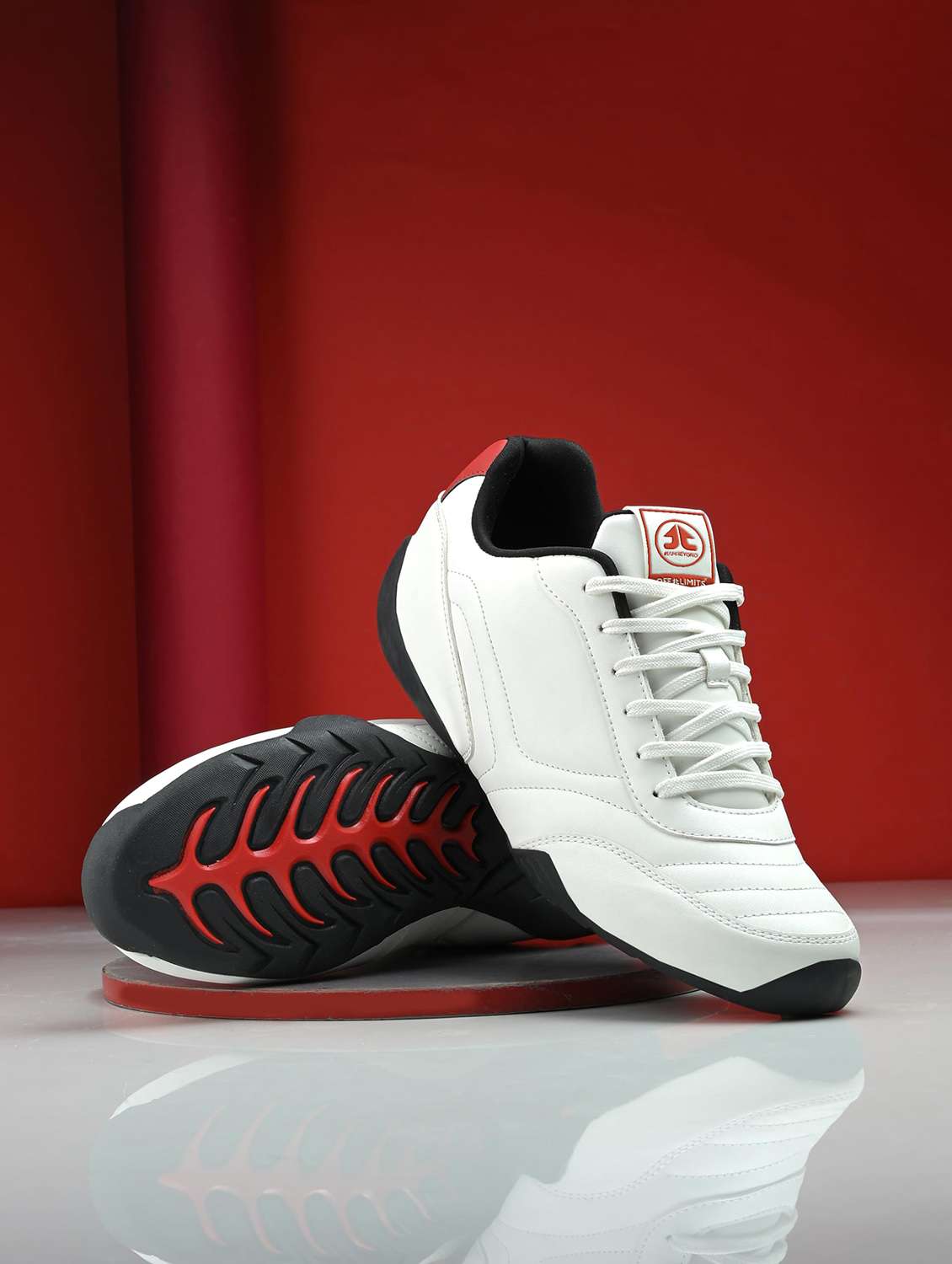 men solid lace up sneaker