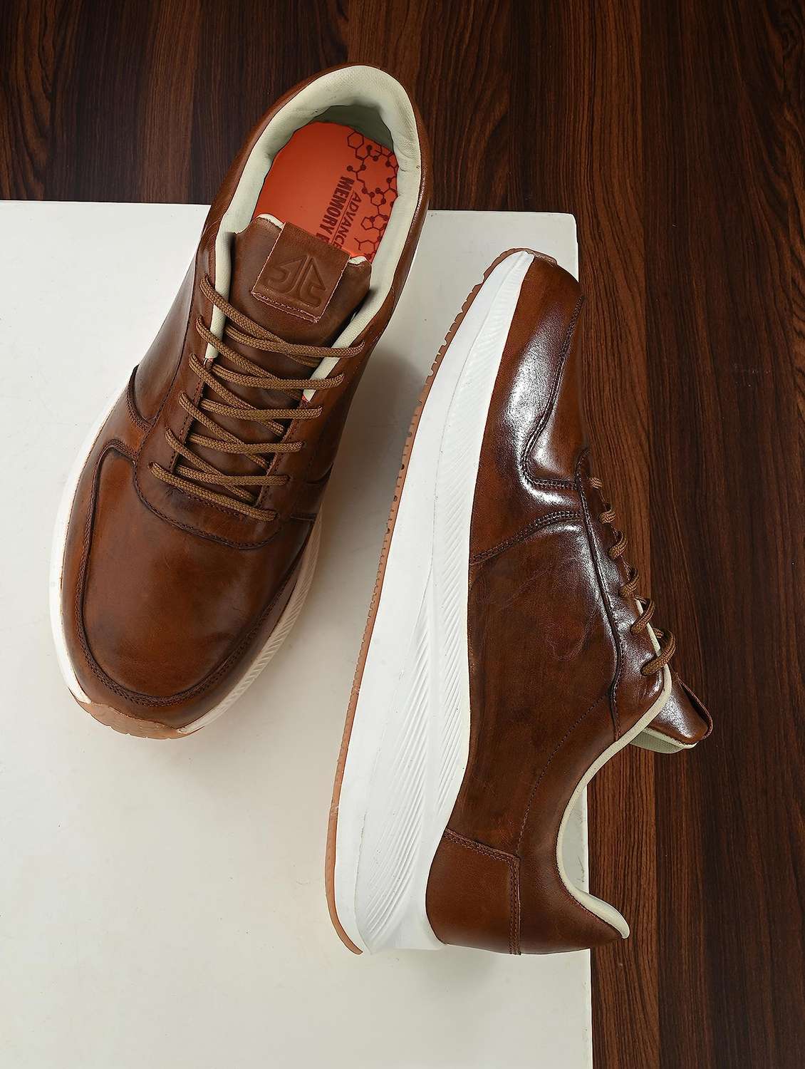 men solid lace up sneaker
