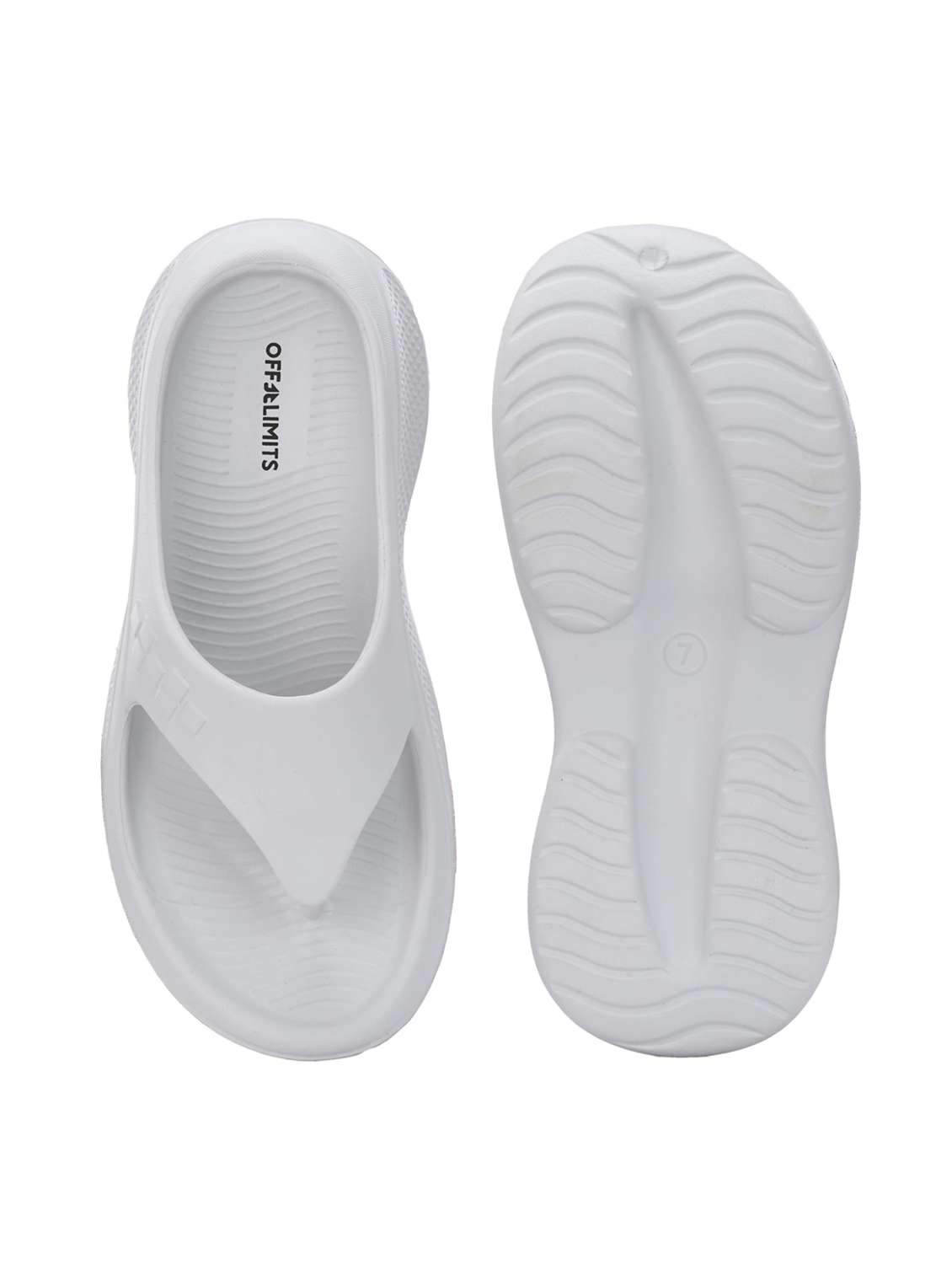 men solid toe separator slipper - 22581981 -  Standard Image - 5