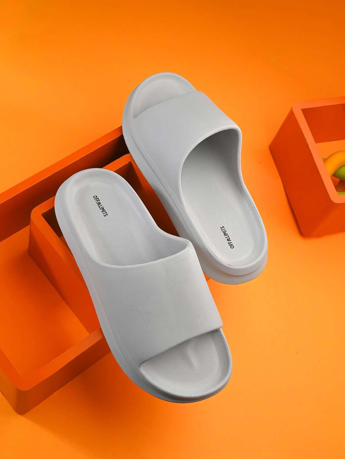 men solid slip on slider
