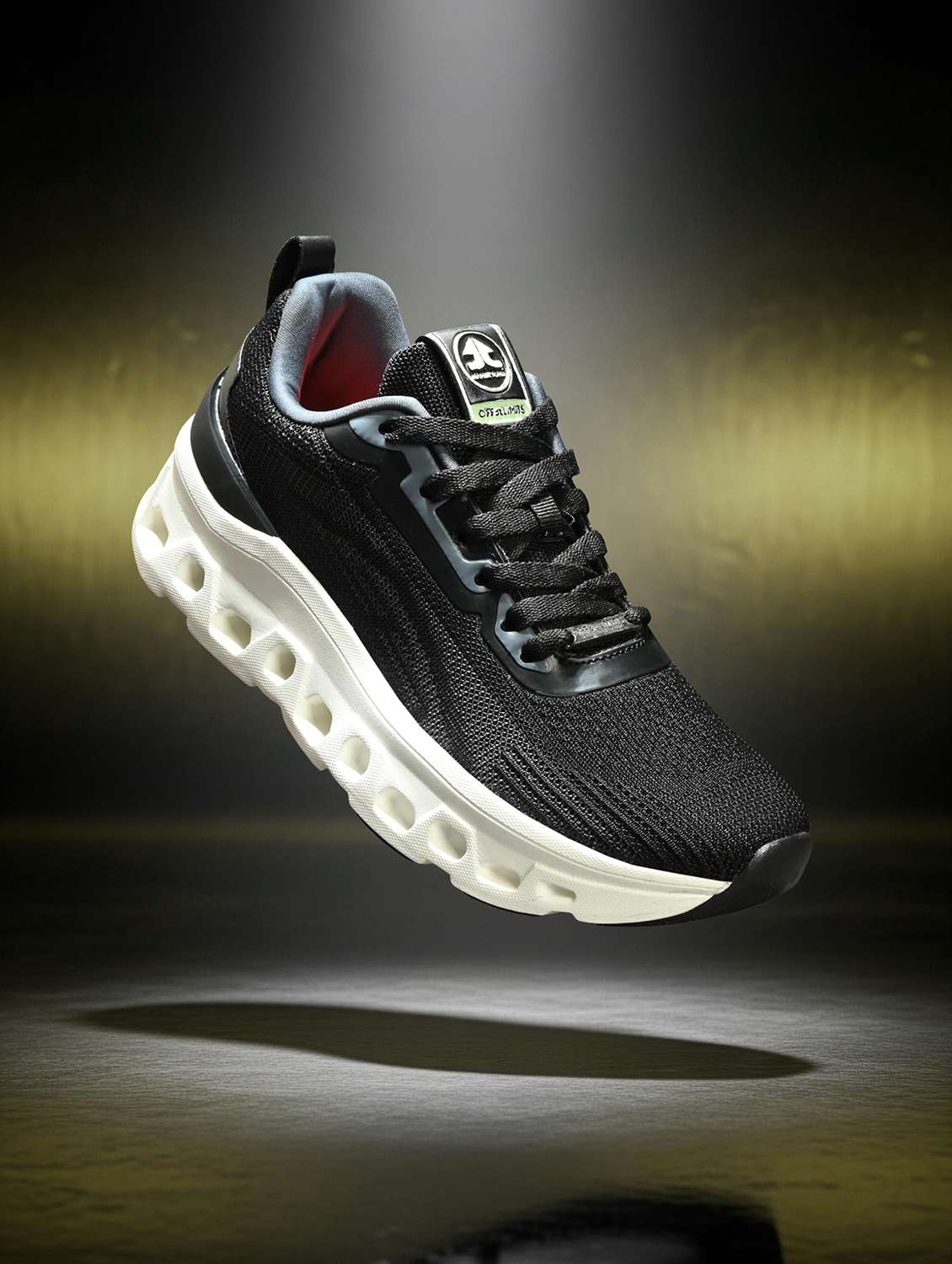 men textured lace up sports shoes