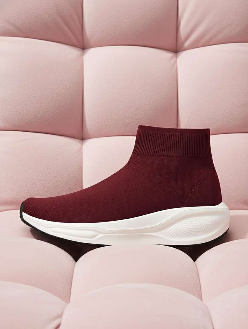 women solid slip on casual shoes