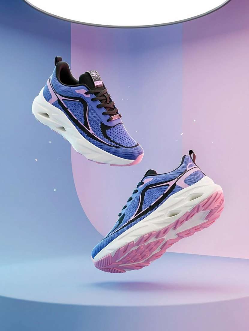 women textured lace up sports shoes