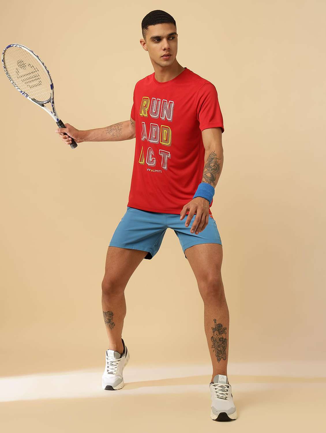 Men Solid Mid Rise Regular Fit Sports Shorts - 22582206 -  Standard Image - 5