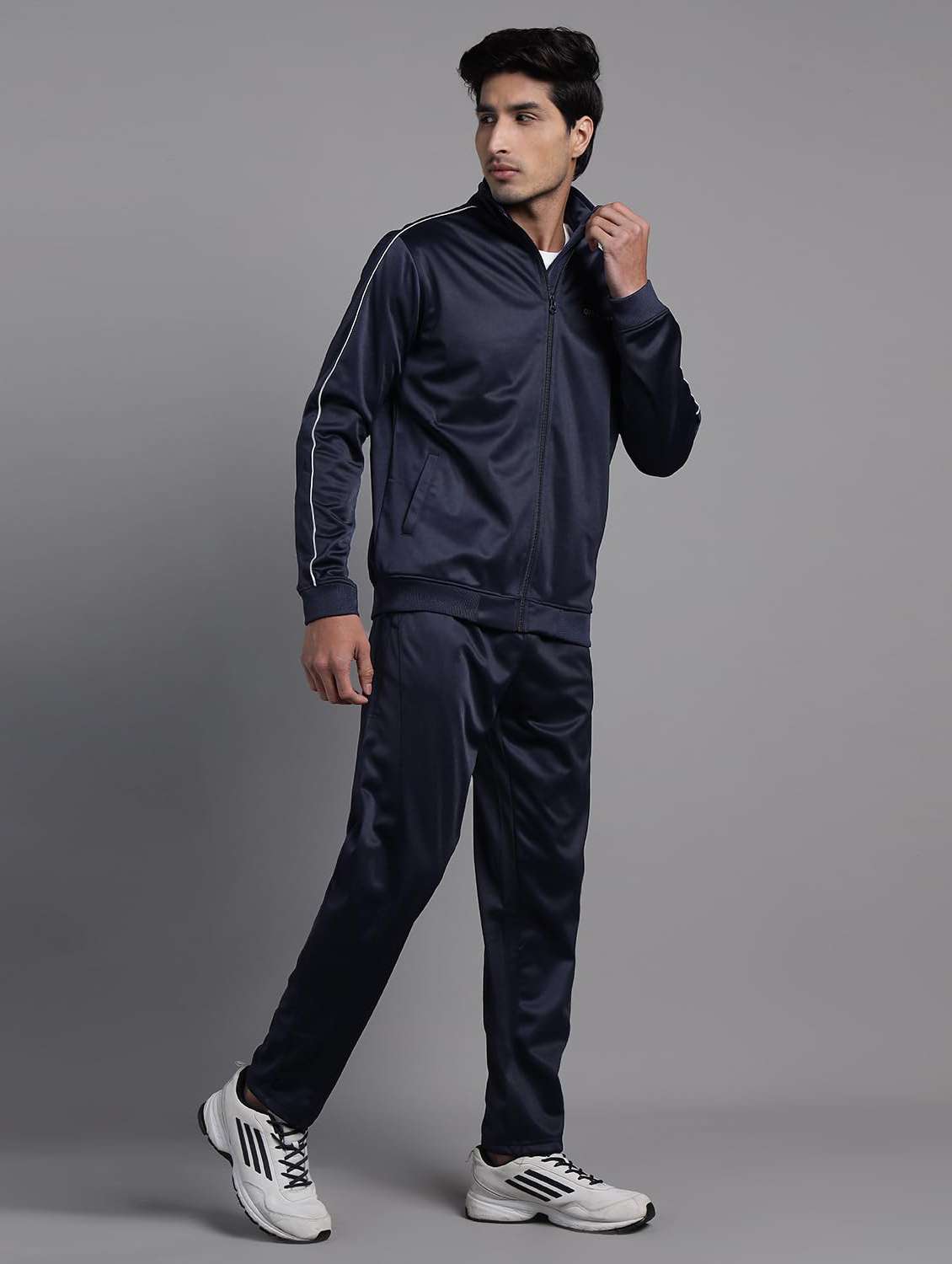men taped long sleeves track suit