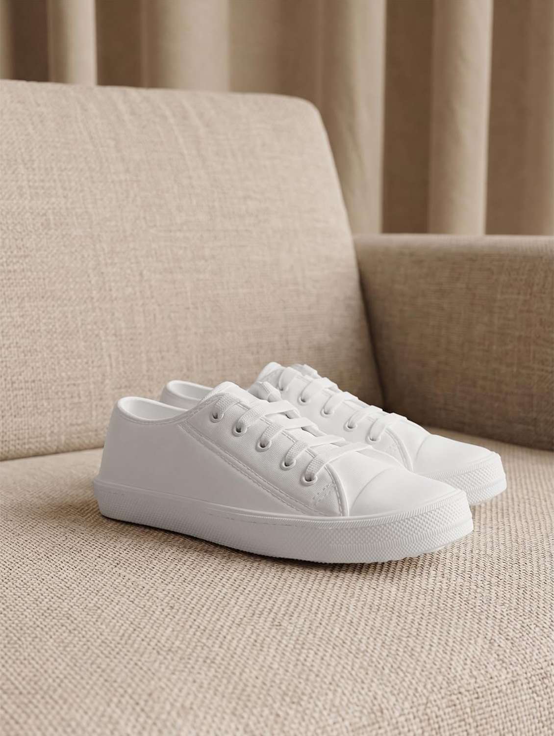 men solid lace up sneaker