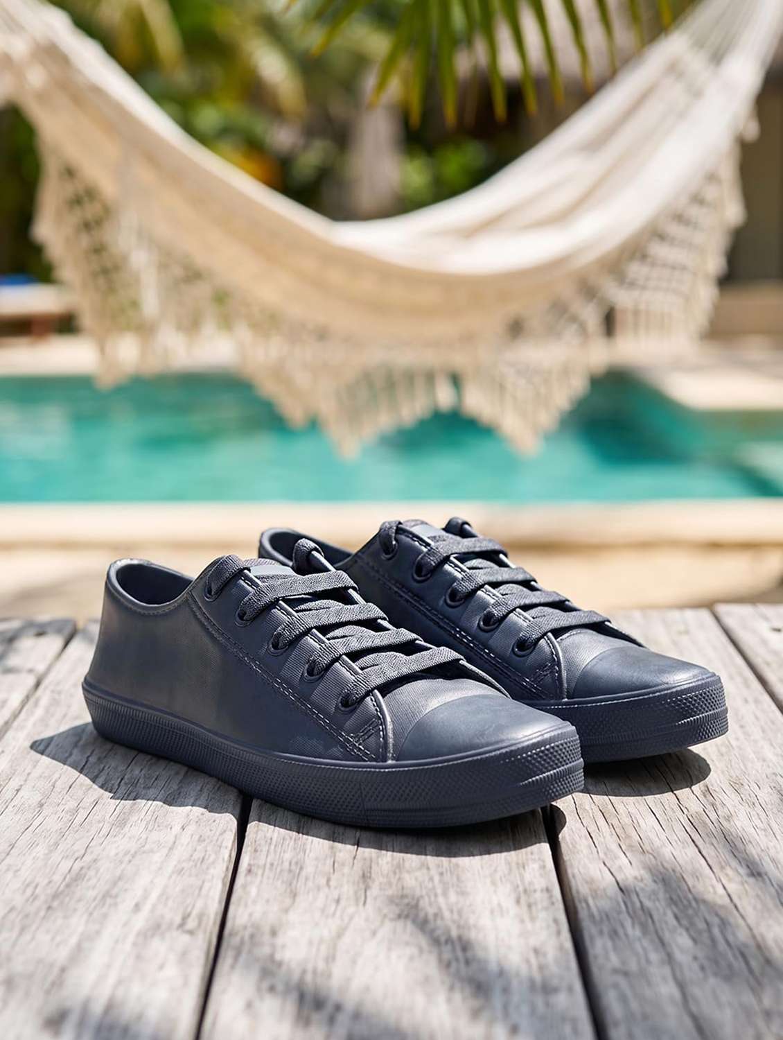 men solid lace up sneaker