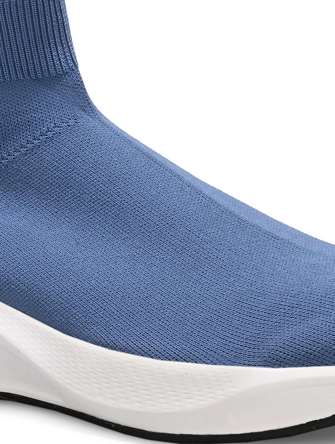 Men Solid Slip On Sports Shoes - 22582288 -  Standard Image - 3
