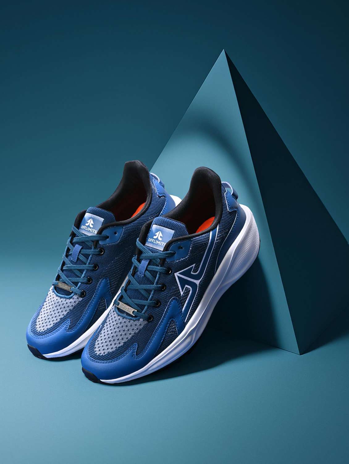 men solid lace up sport shoes