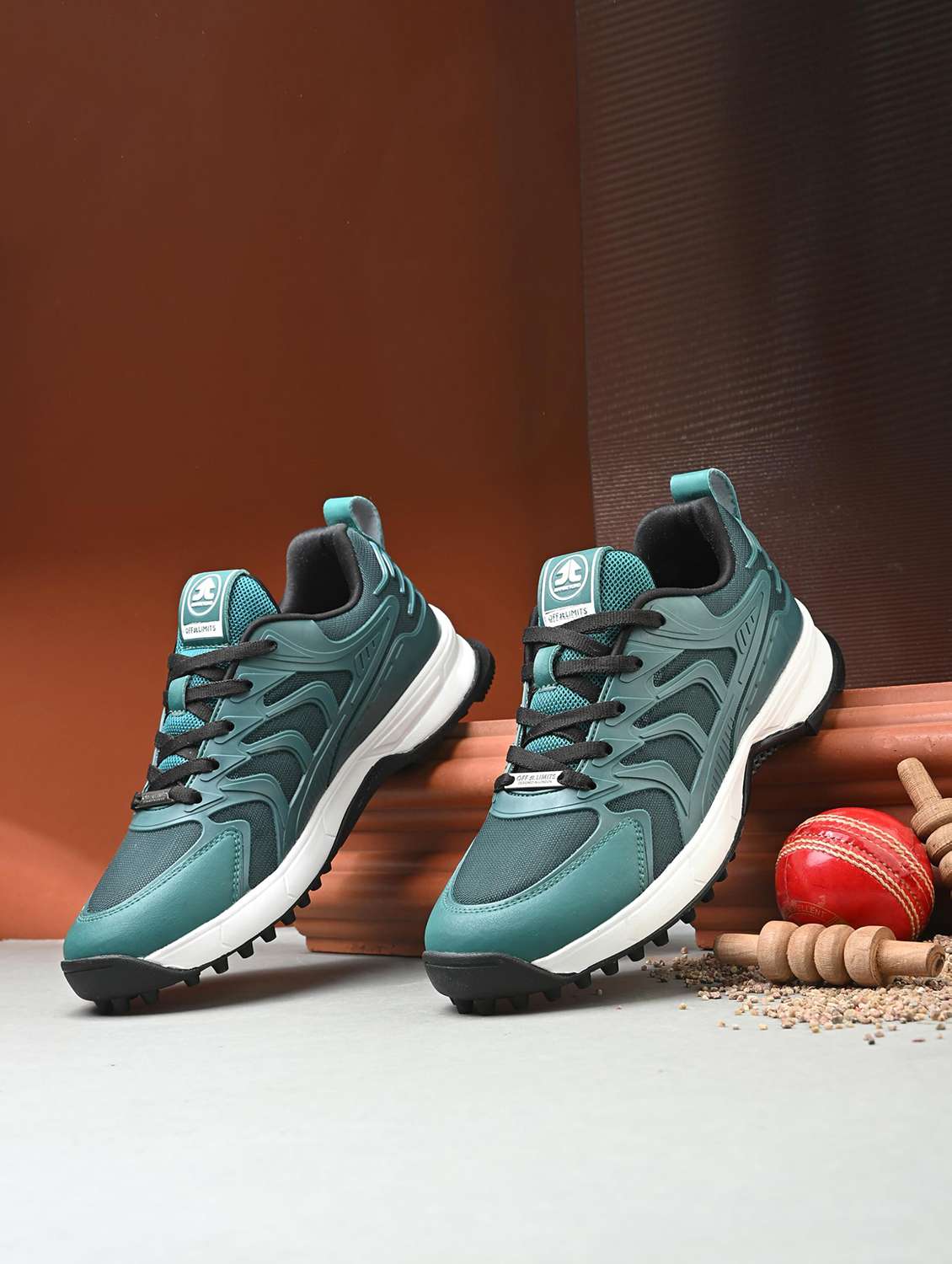 men textured lace up sport shoes