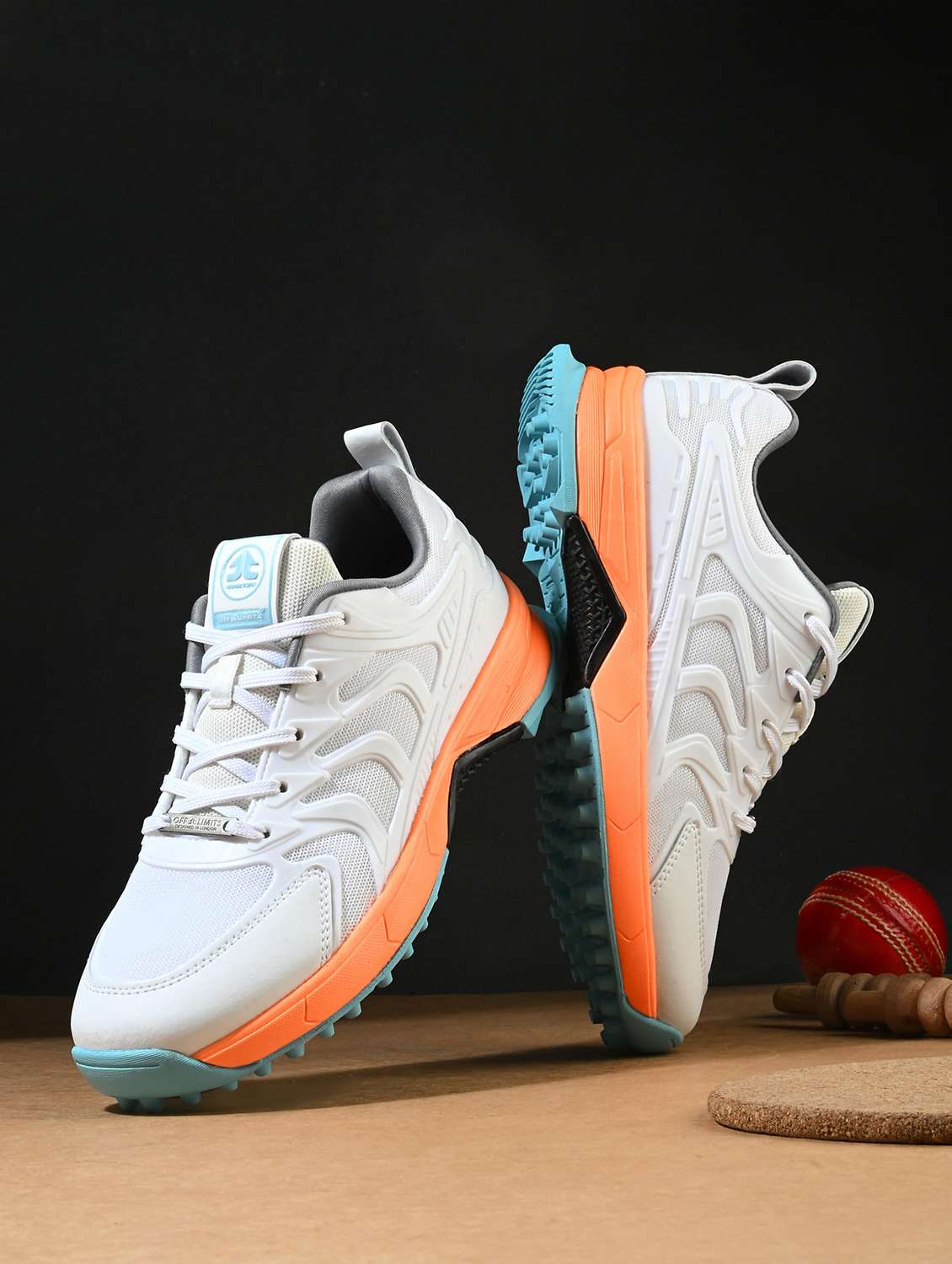 men textured lace up sport shoes