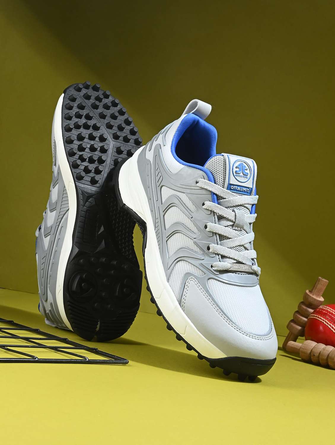 men textured lace up sport shoes