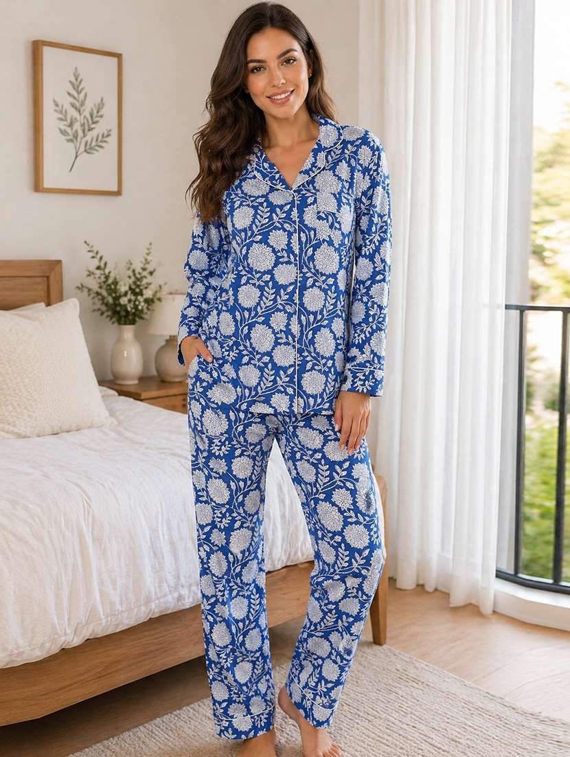 women printed long sleeves pyjama set