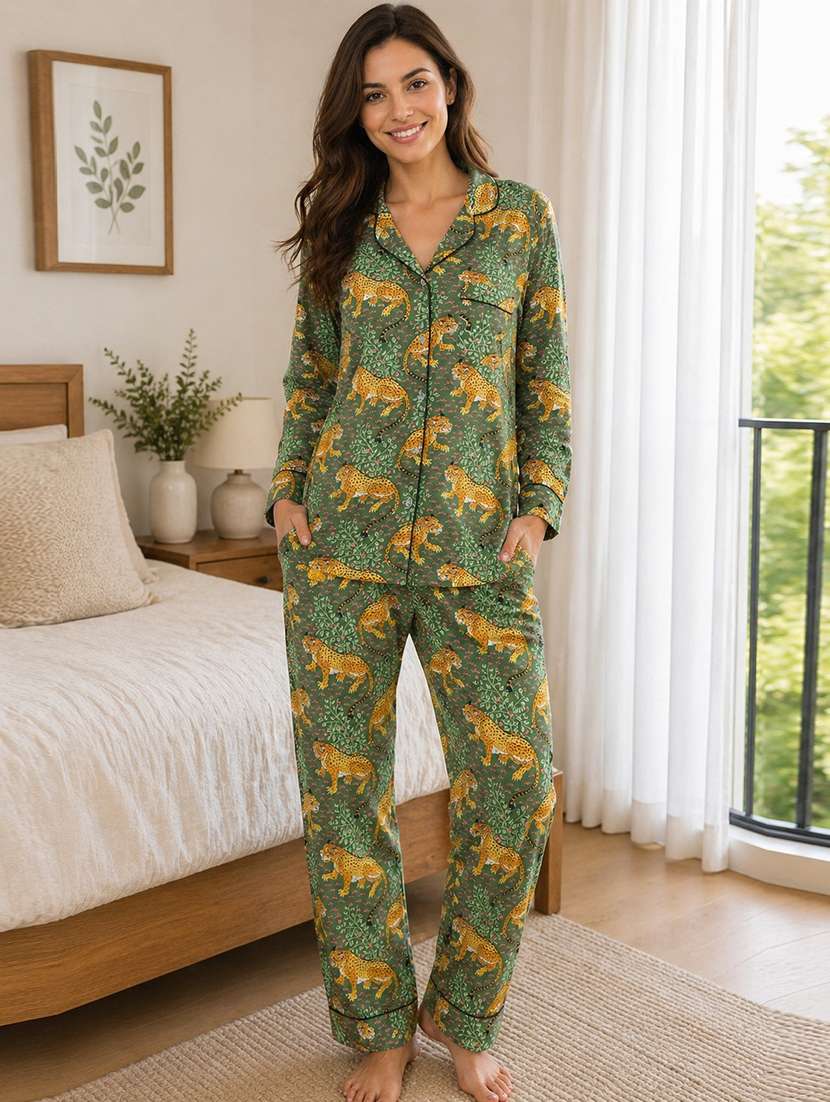 women printed long sleeves pyjama set
