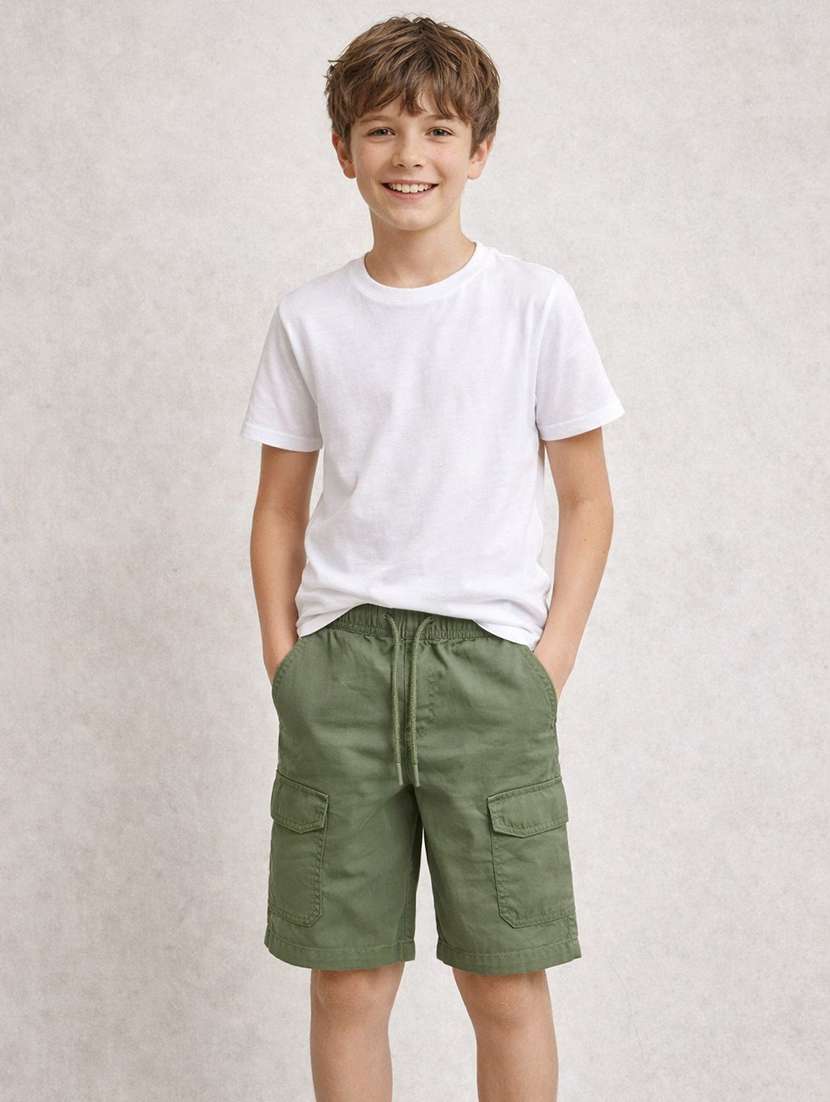 boys solid mid rise regular fit shorts