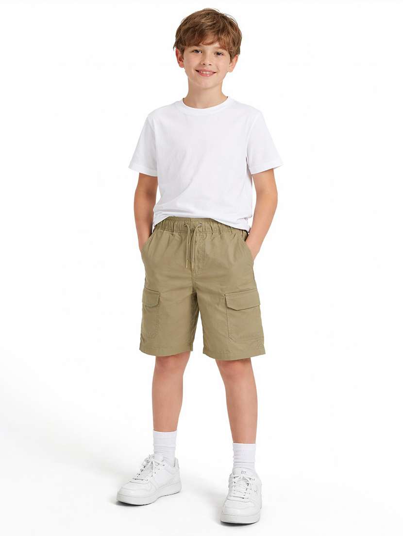 boys solid mid rise regular fit shorts