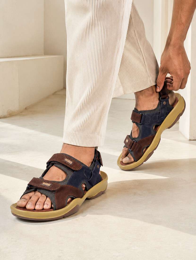 Men Colourblocked Back Strap Floater - 22582996 -  Standard Image - 3