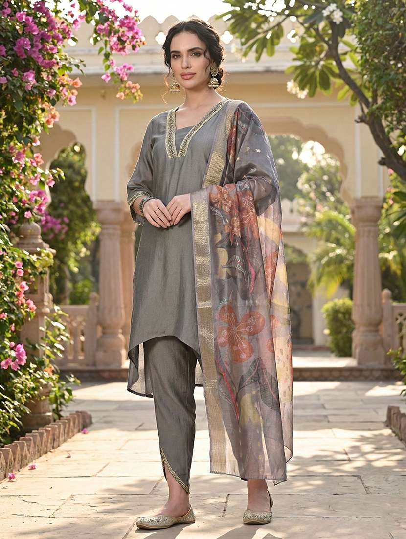 women solid bell sleeve kurta pant with dupatta set