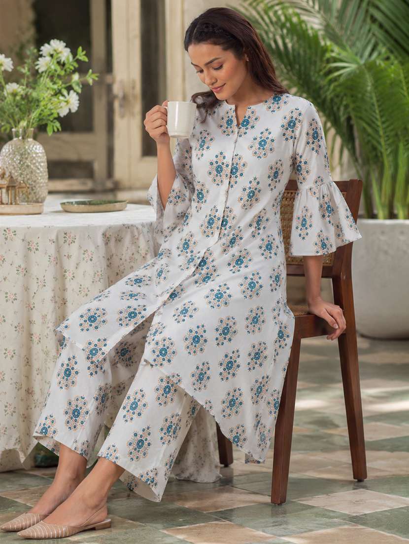 women printed bell sleeve kurta pant set
