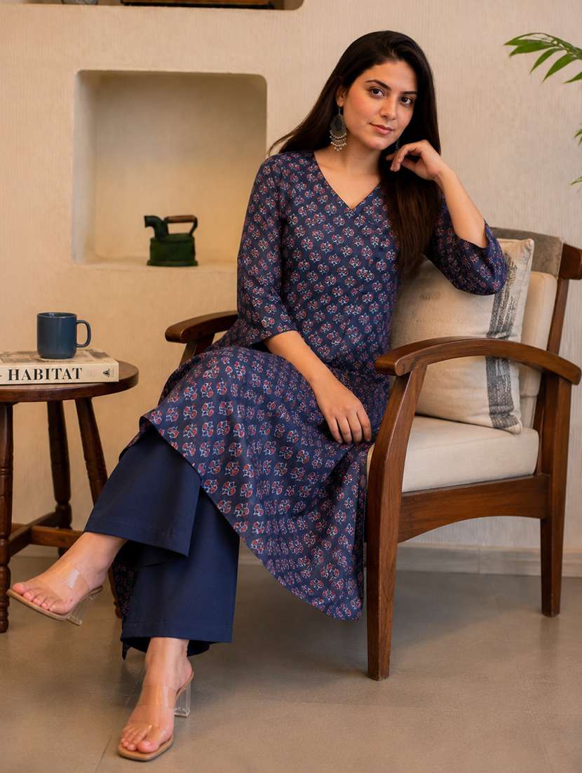 women printed three quarter sleeve kurta palazzo set