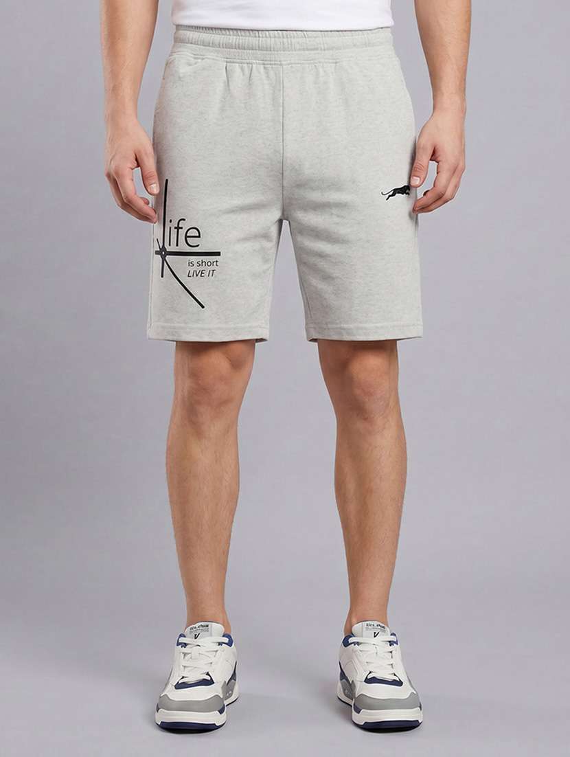 men printed mid rise regular fit shorts