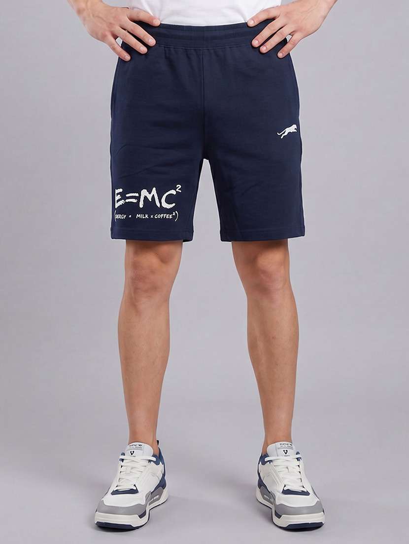 men printed mid rise regular fit shorts
