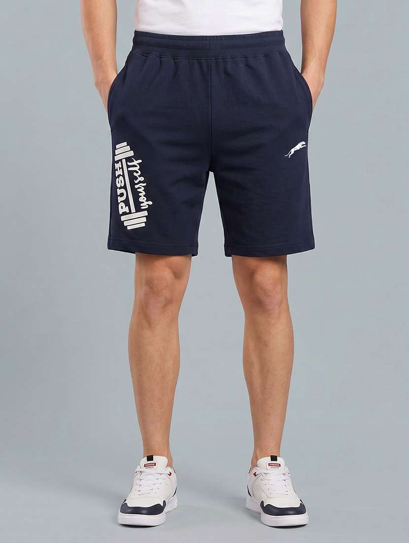 men printed mid rise regular fit shorts