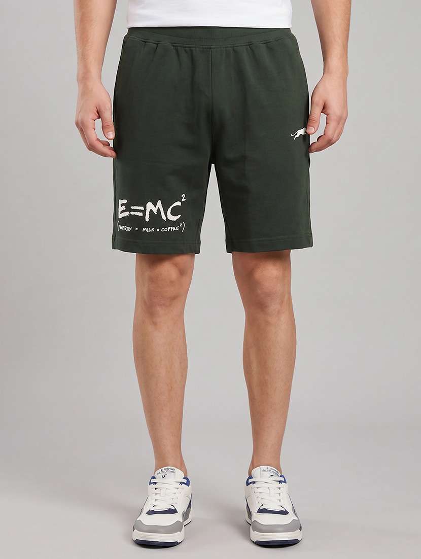 men printed mid rise regular fit shorts