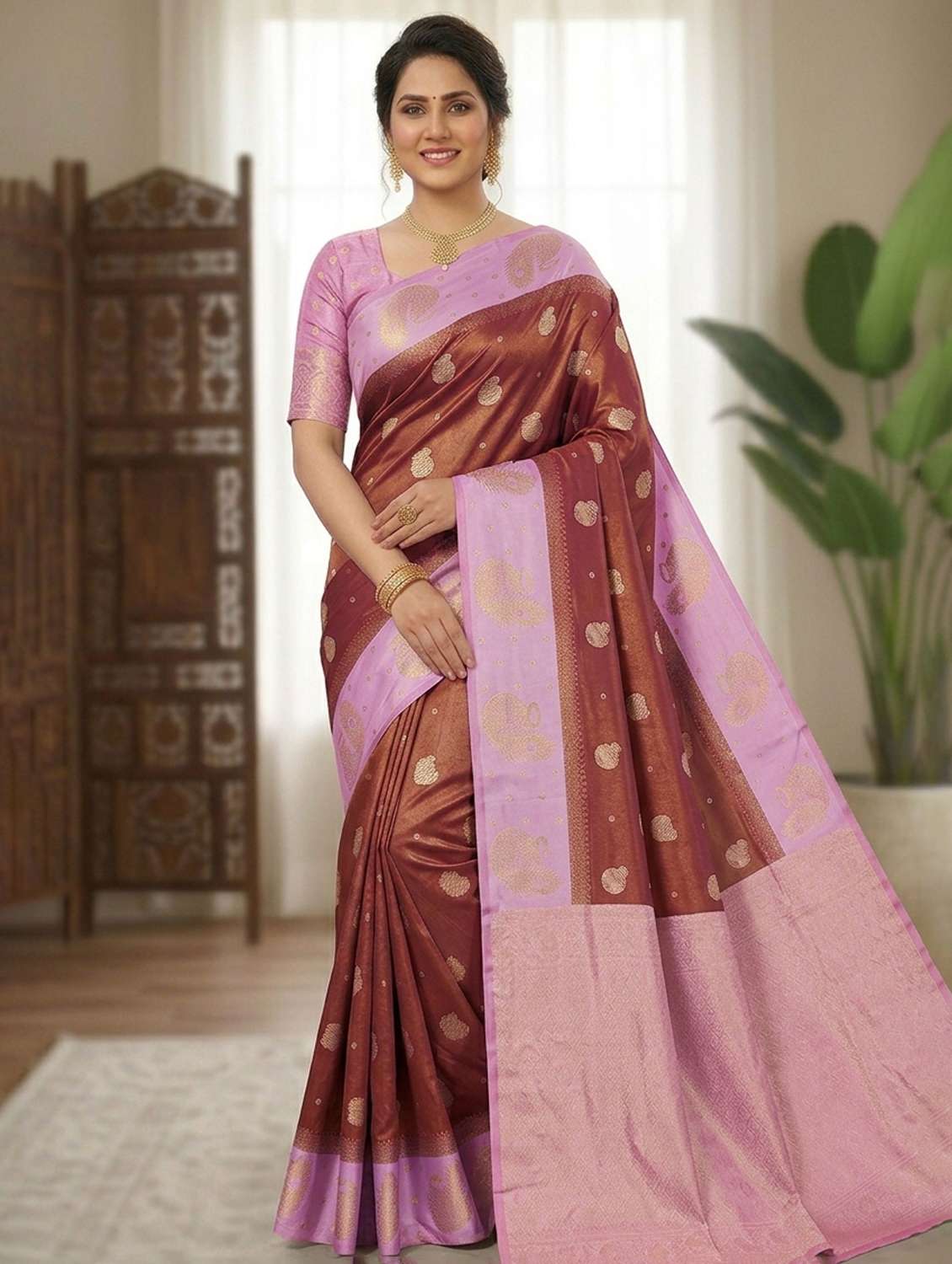 women self design banarasi saree with blouse