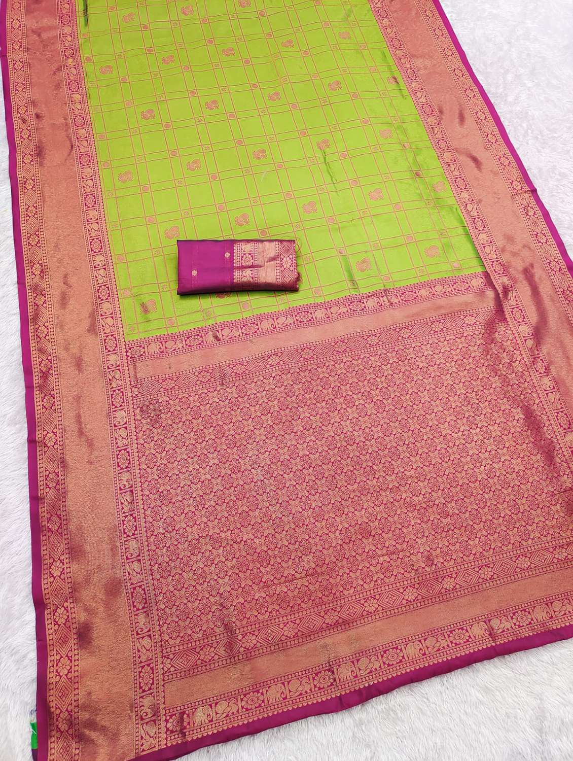 women self design kanjivaram saree with blouse - 22587400 -  Standard Image - 3