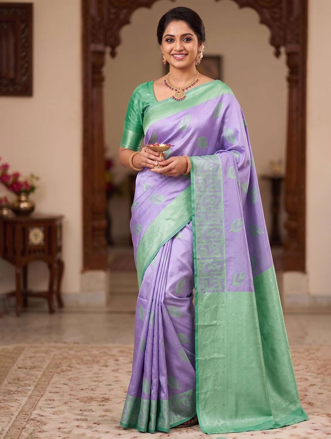 women self design banarasi saree with blouse