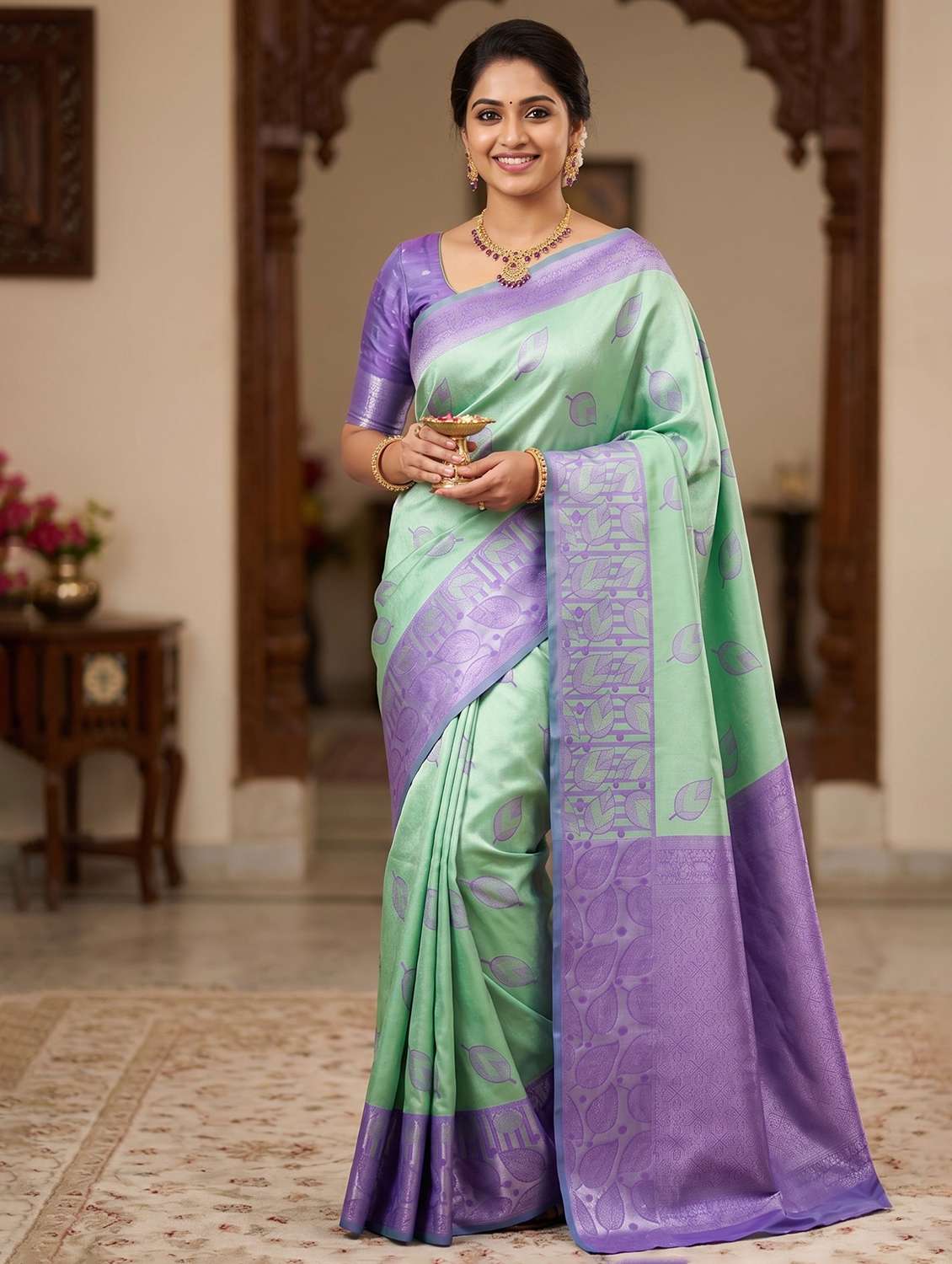 women self design banarasi saree with blouse