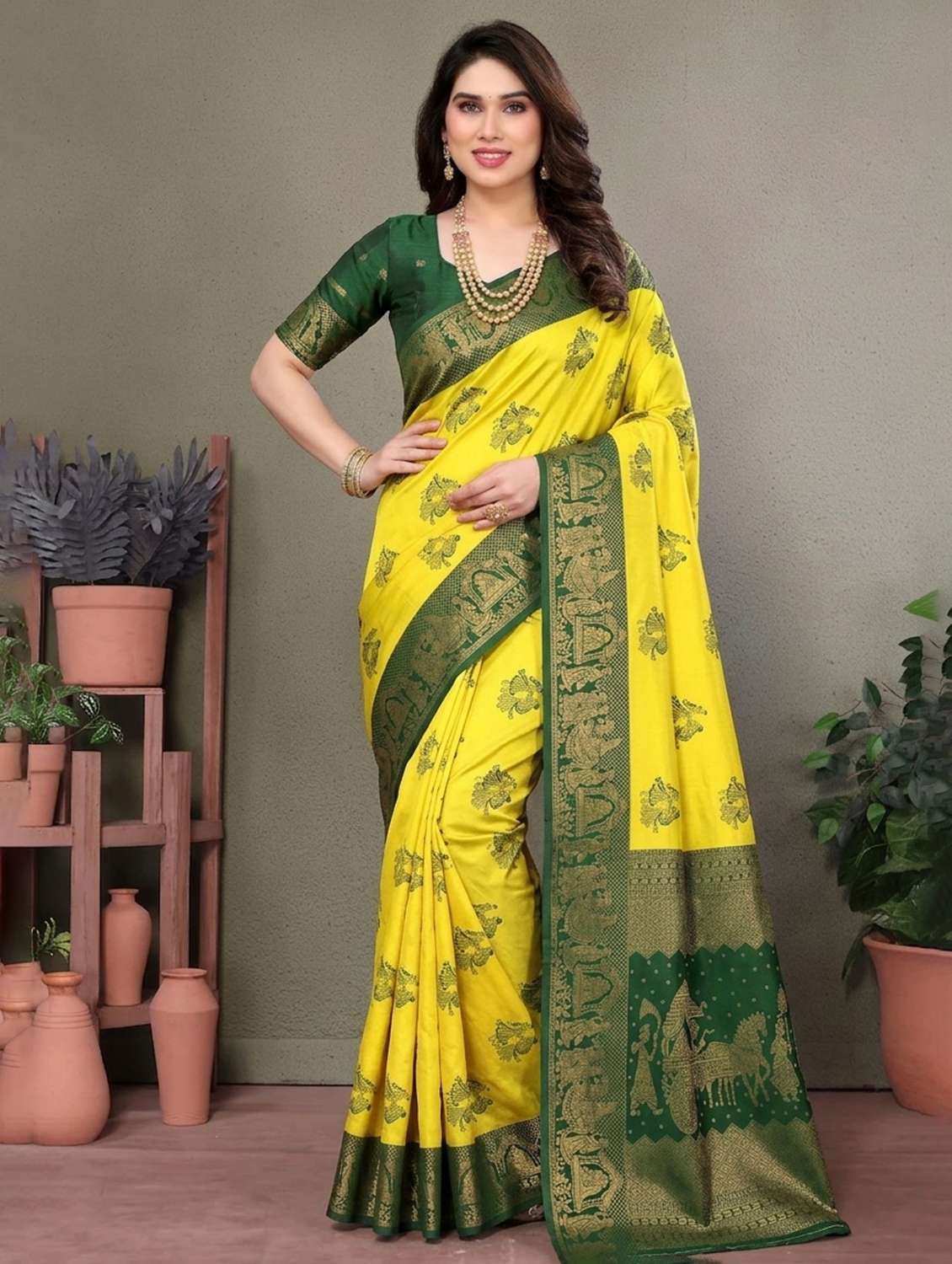 women self design banarasi saree with blouse