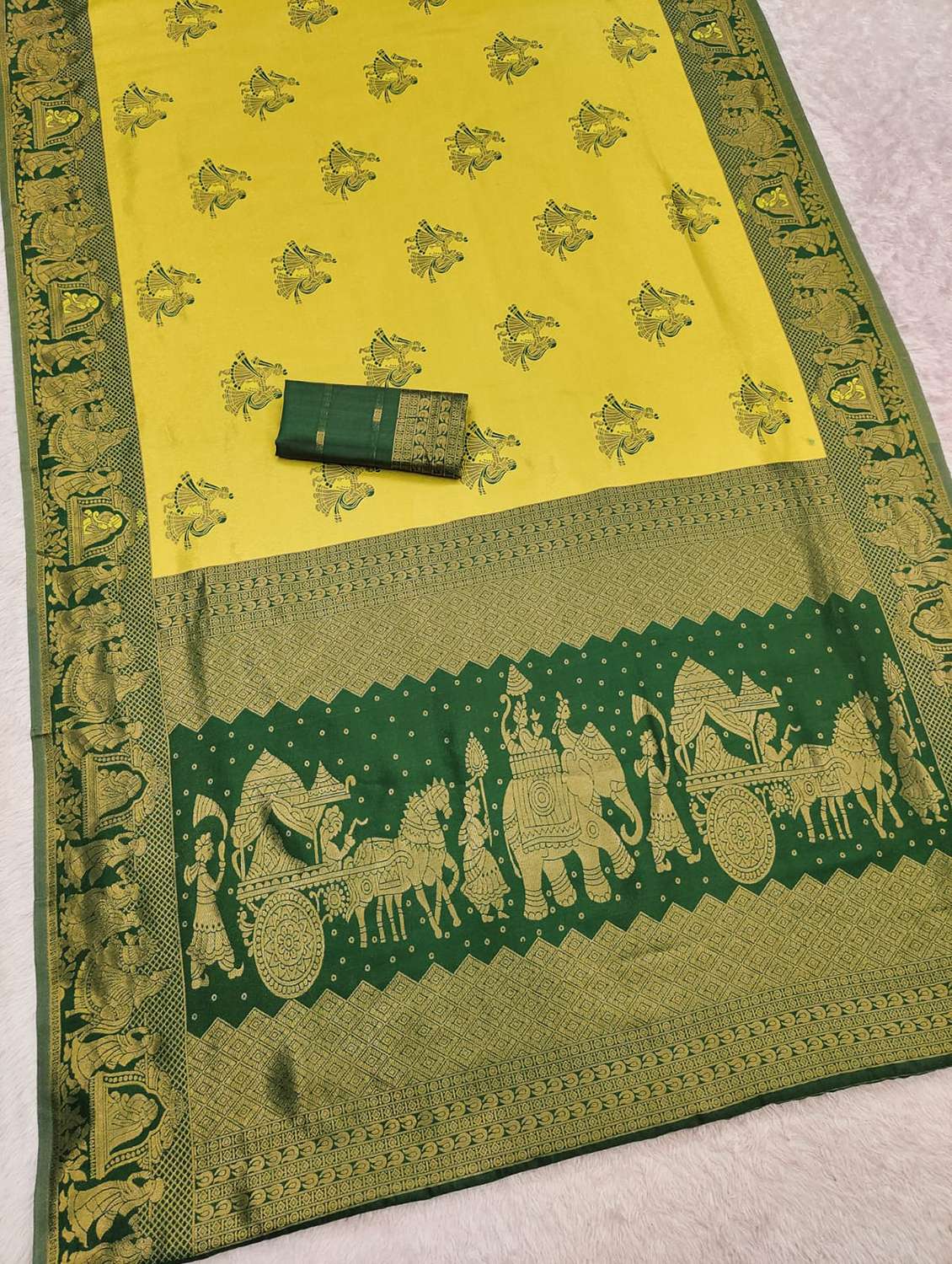 Women Self Design Banarasi Saree With Blouse - 22587412 -  Standard Image - 3
