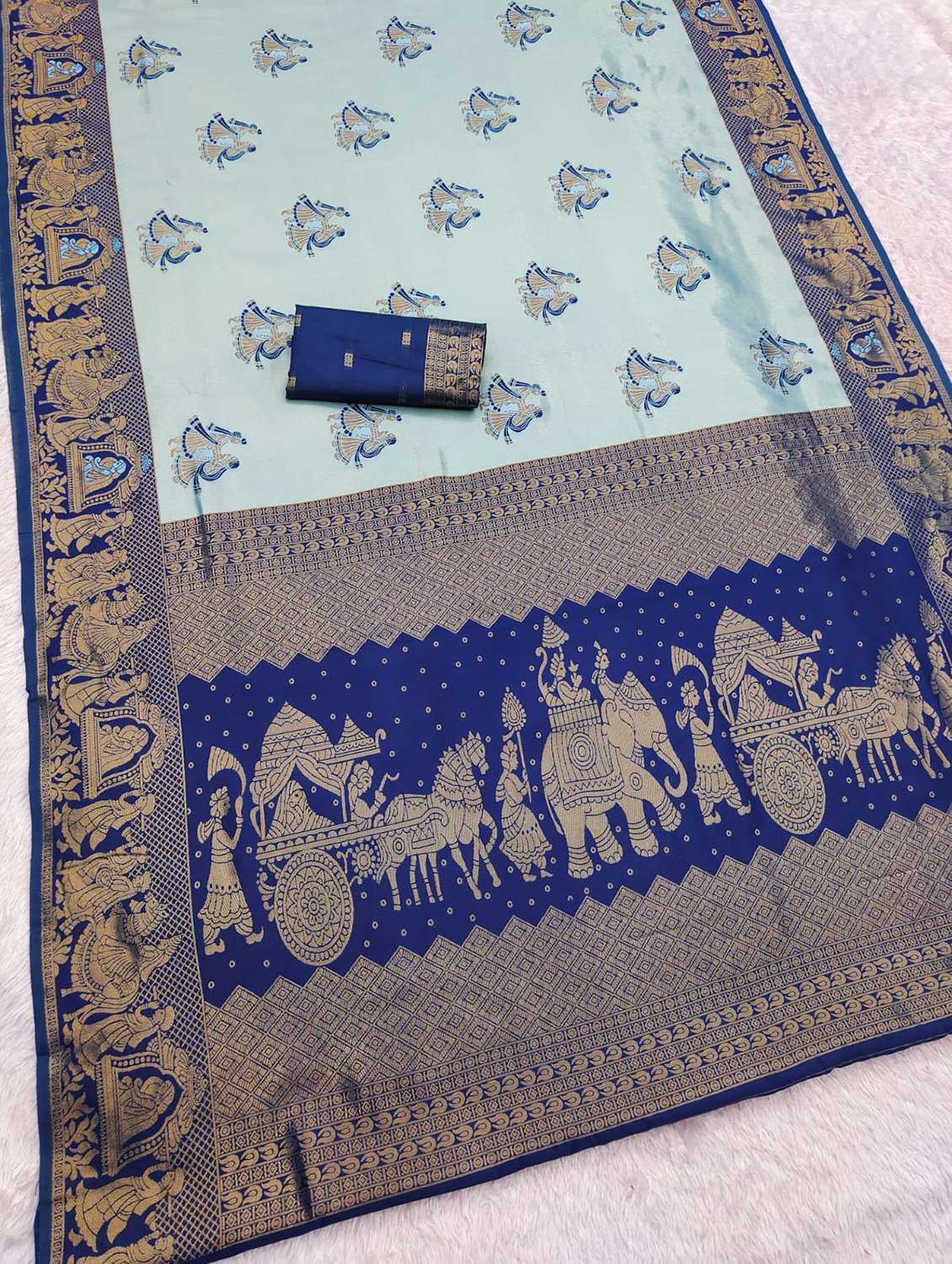 women self design banarasi saree with blouse - 22587416 -  Standard Image - 3