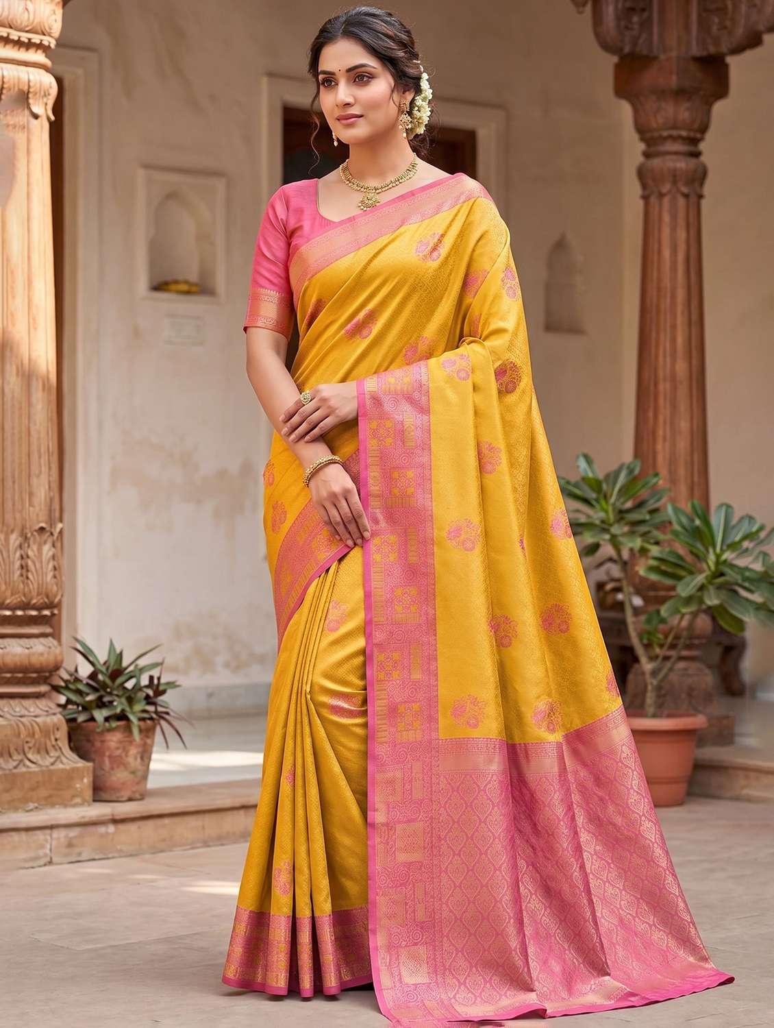 women self design banarasi saree with blouse